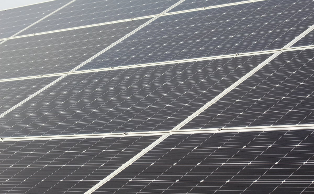 Κοντινή λήψη από φωτοβολταϊκά πάνελ - ενιαία εικόνα